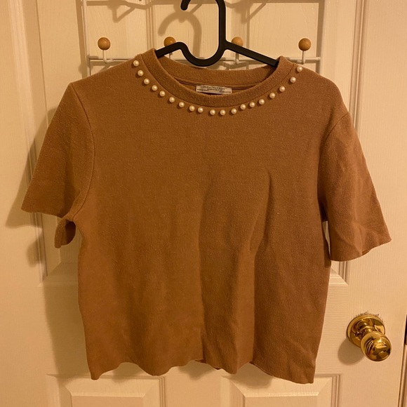 ZARA beige t-shirt with pearls. - Picture 2 of 3
